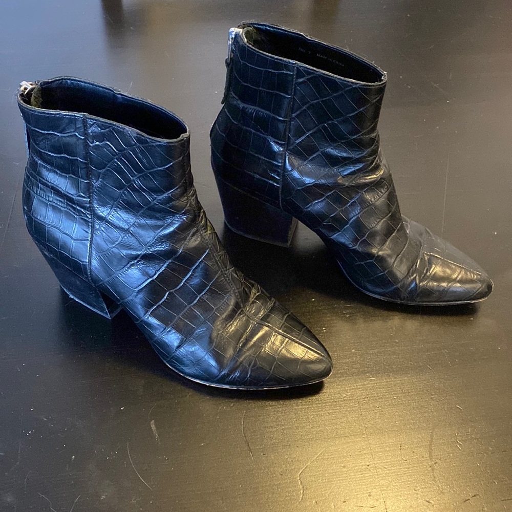 Dolce Vita Black Croco Booties Size 7